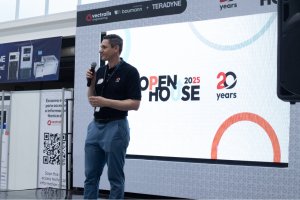 Vectralis GM delivering the closing speech at the 20th anniversary Open House event